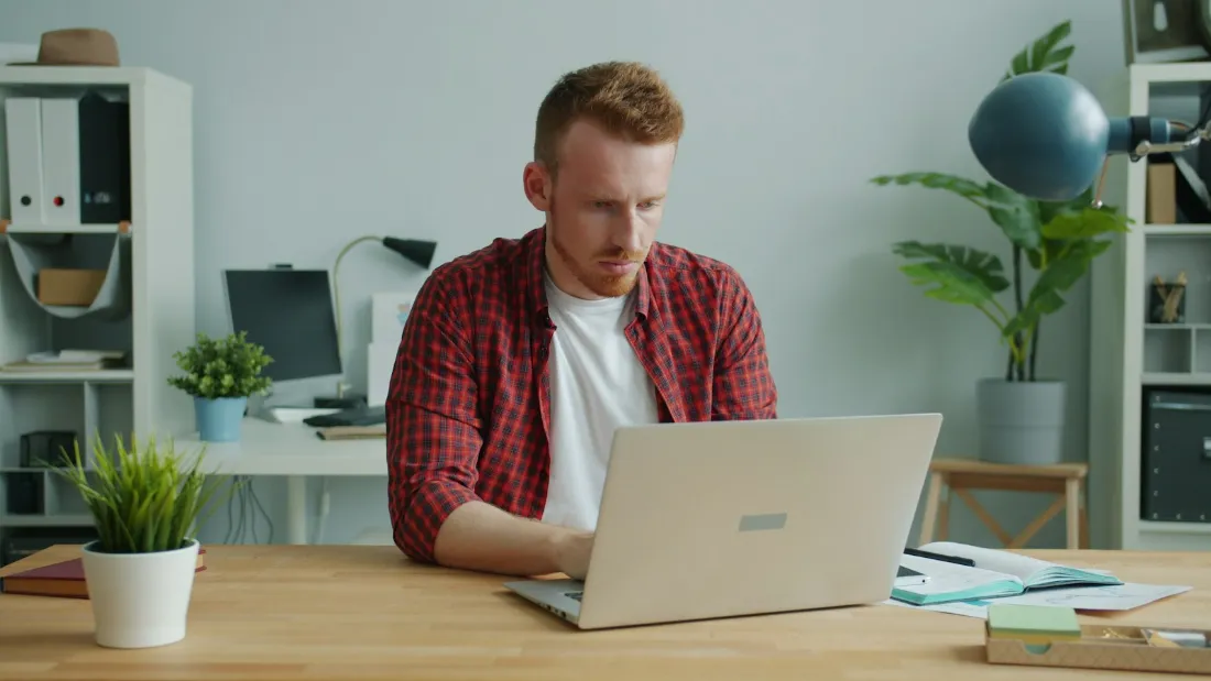Pisanie posta eksperckiego – prowadzenie LinkedIn