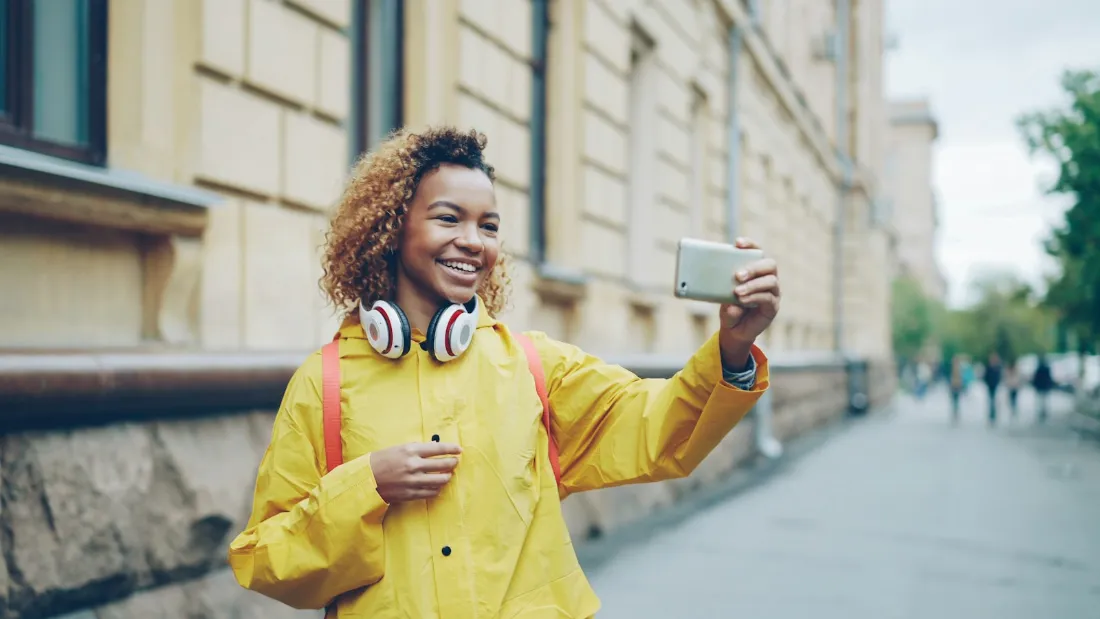 Nagrywanie krótkiego wideo telefonem – prowadzenie TikTok