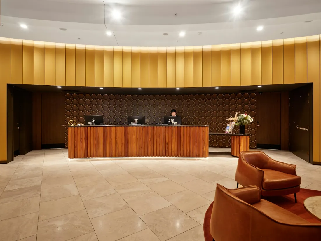 Reklama hotelu – recepcja hotelowa
